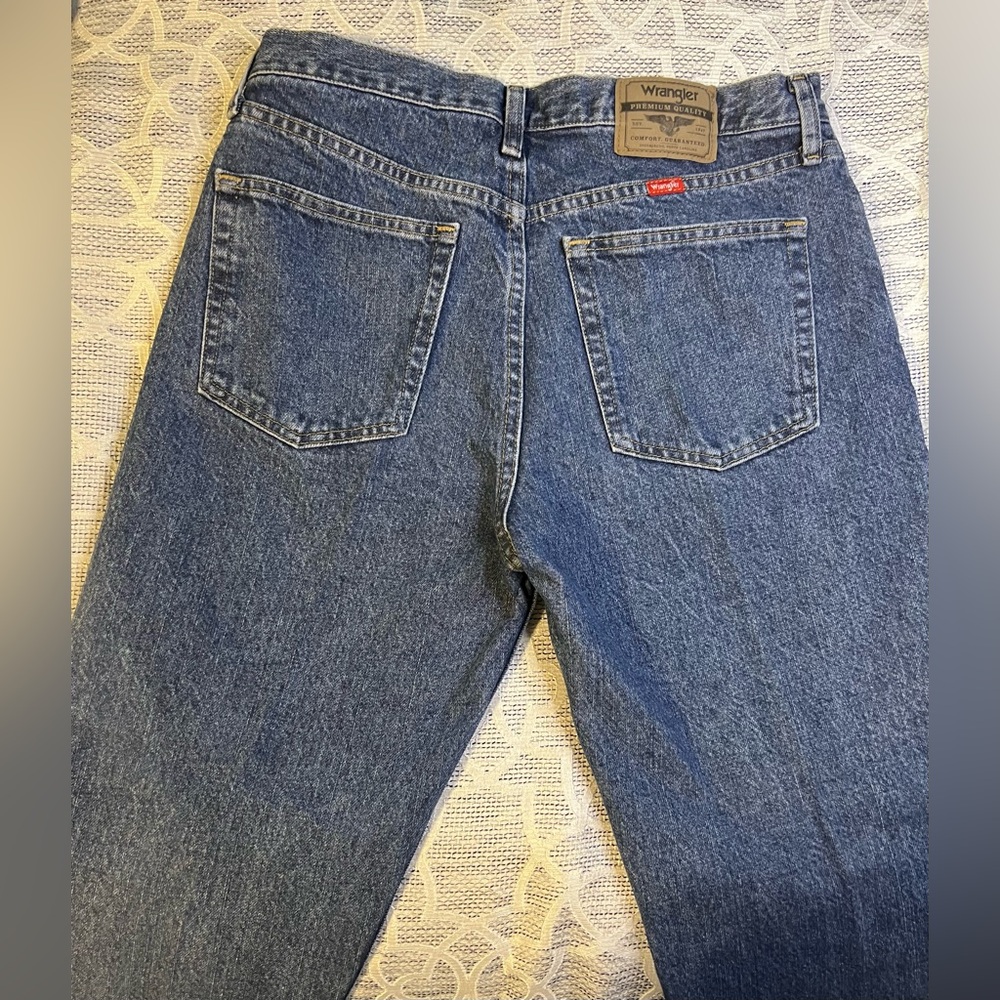 Wrangler 33/32 Men's Blue Jeans
